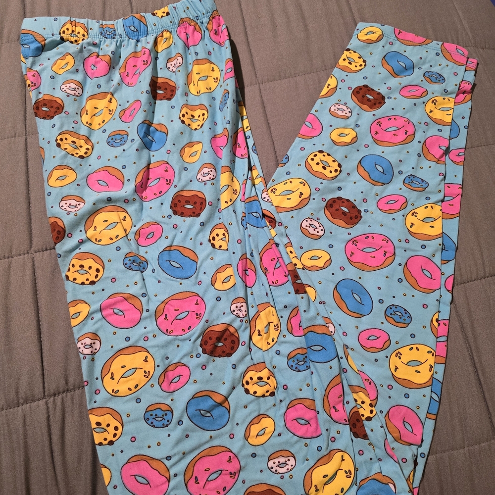 Eve Blue and Pink Leggings with Playful Design